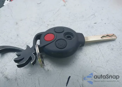 2013 Smart Fortwo Pure z USA, uszkodzony, nr VIN WMEEJ3BA7DK651454